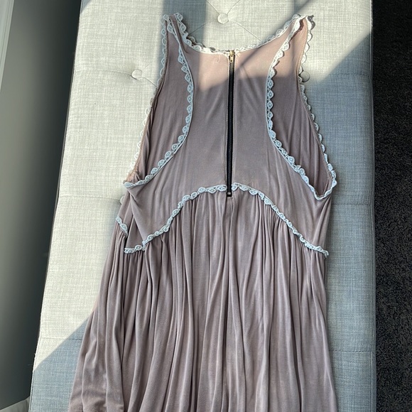 Pants Store Women’s Top - Picture 6 of 6